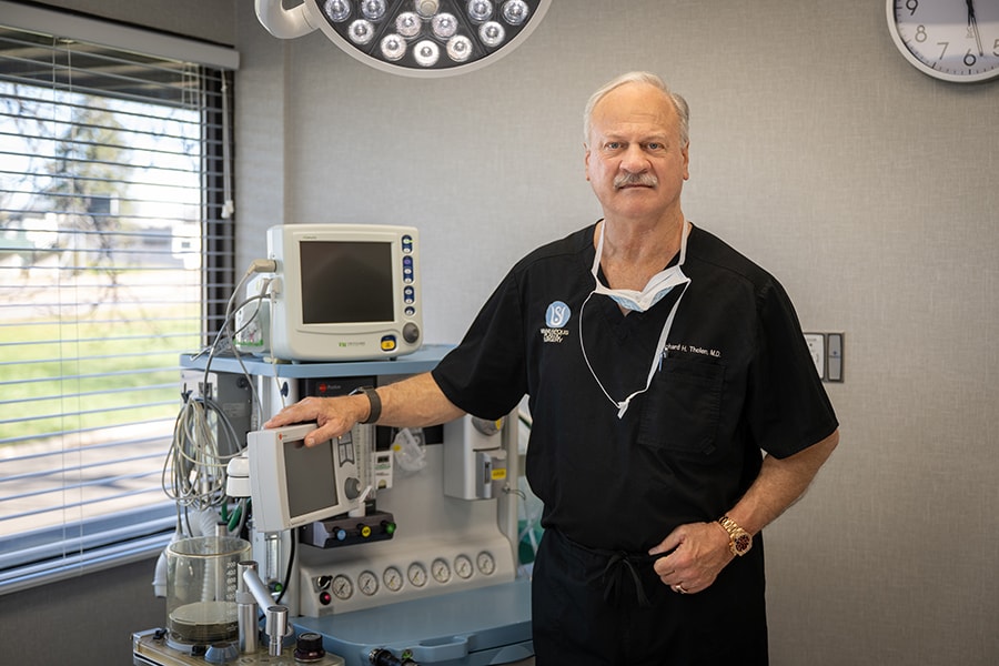 Dr. Tholen